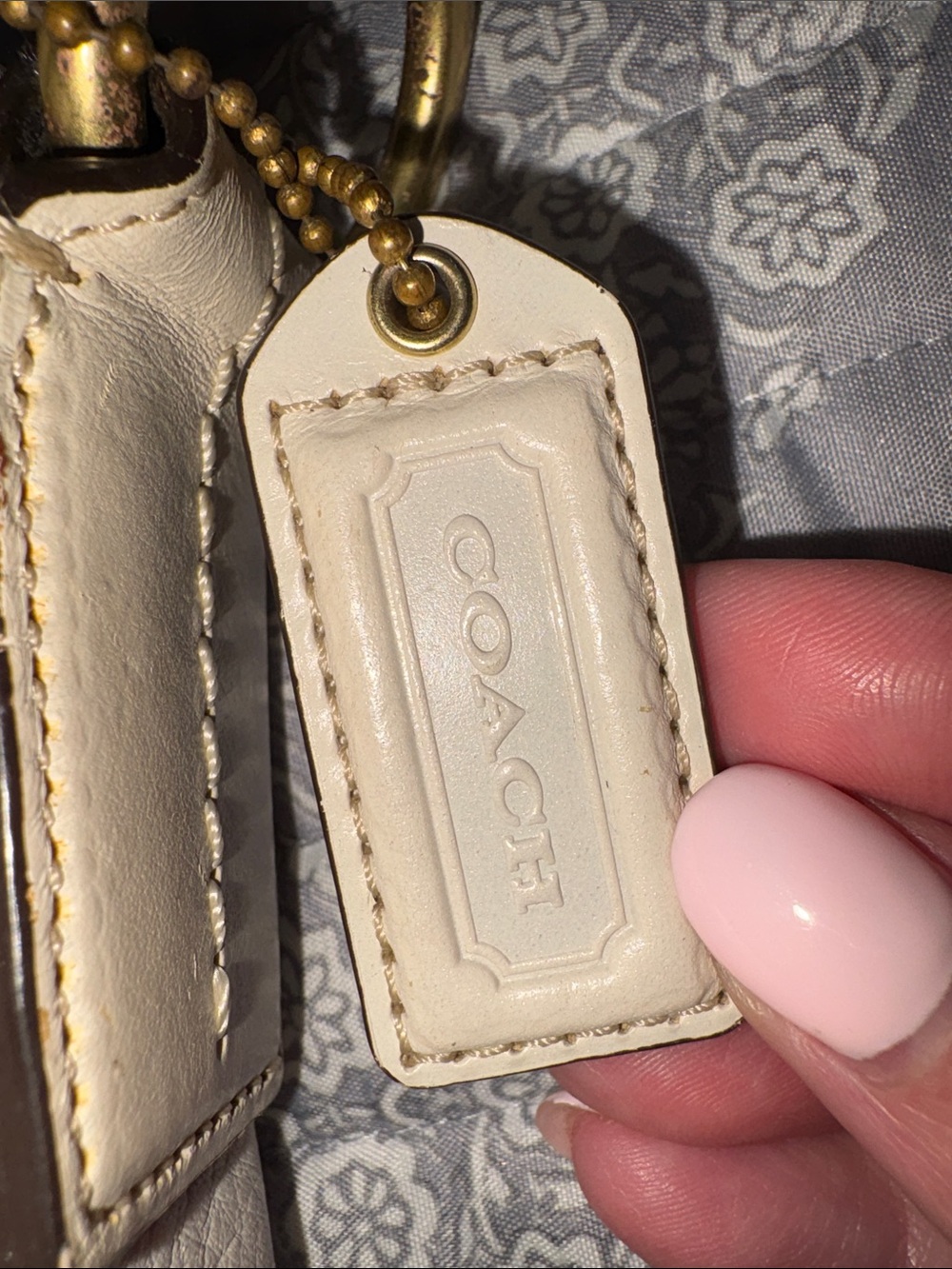 Vintage Coach Cream and Brown Shoulder Bag with Gold Hardware - Picture 5 of 10